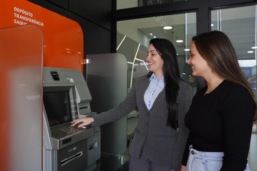 Cooperativas de crédito superam R$ 1 trilhão em ativos e ampliam alcance