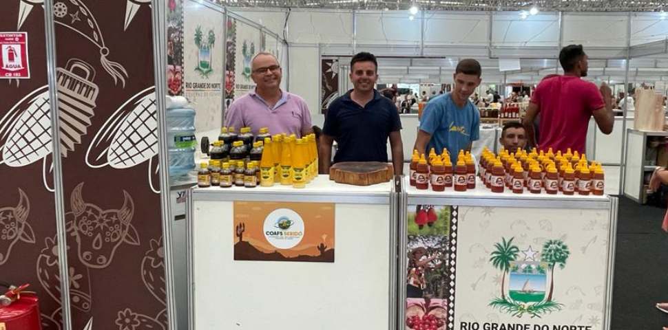 Riachuelo inicia vendas de uniformes olímpicos do Brasil feitos por bordadeiras do RN