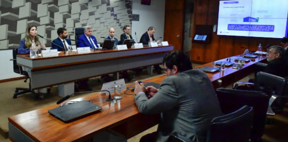 Reforma Tributária: audiência pública debate regimes diferenciados