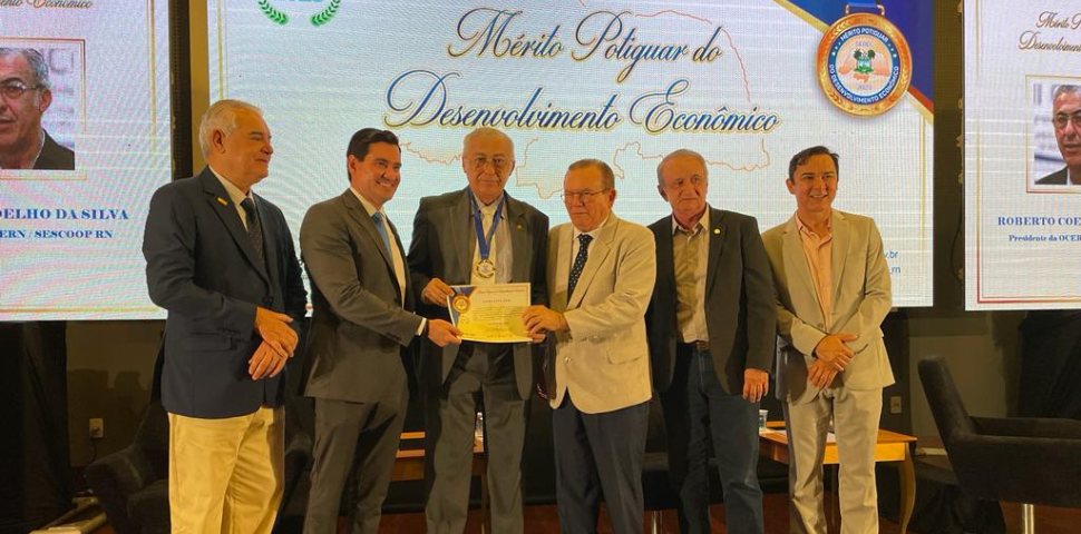 Presidente do Sistema OCERN recebe Medalha do Mérito Potiguar do Desenvolvimento Econômico