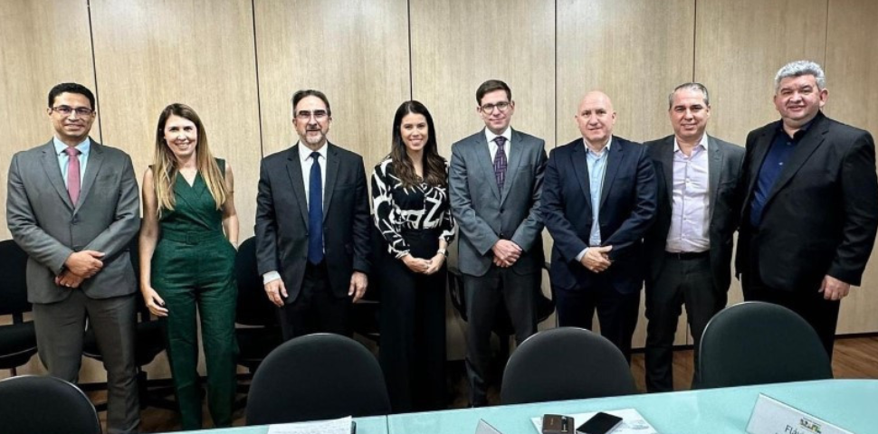 Fazenda e Receita discutem demandas do coop na Reforma Tributária