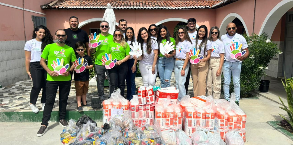 Entrega de alimentos e fraldas marcam o Dia C da Sicredi RN